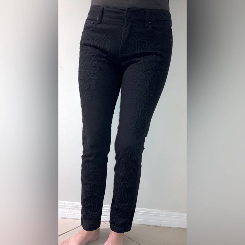 V Cristina Floral Embroidered‎ Black Jeans   size 4 - Picture 5 of 6